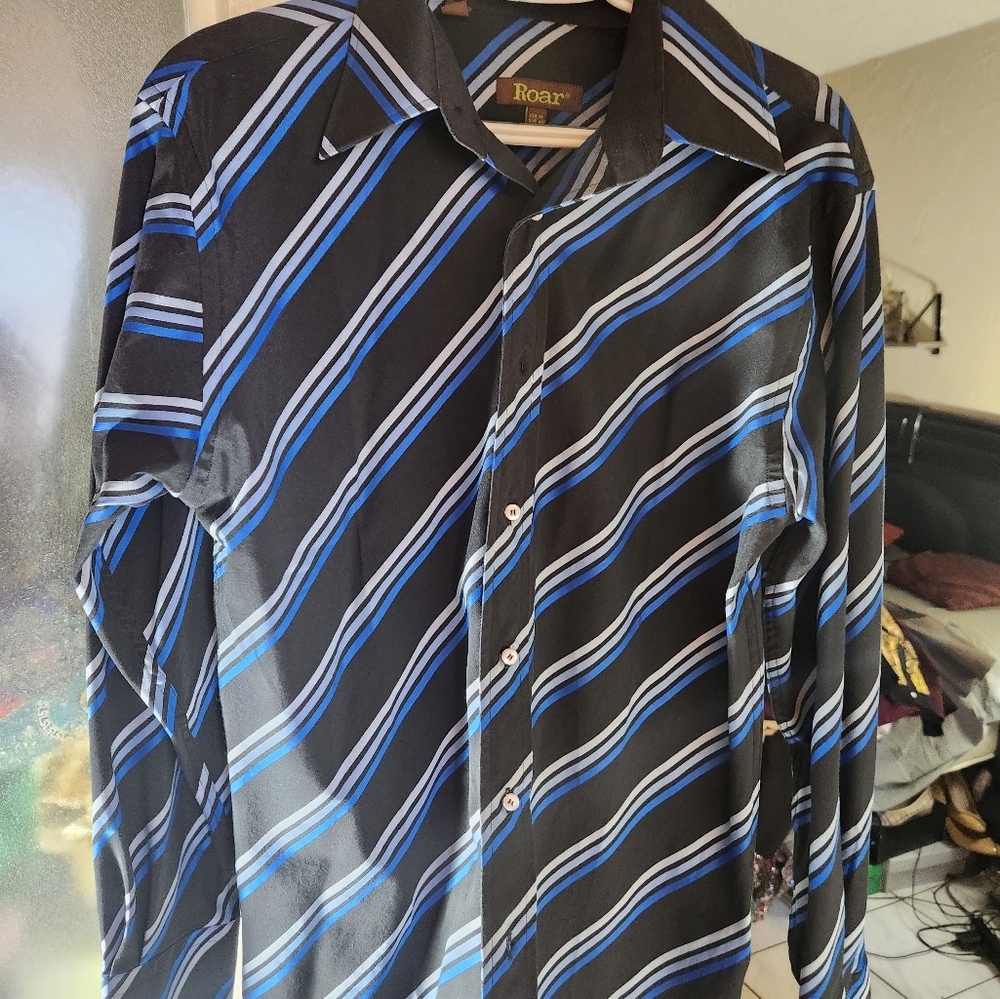 Roar Black Shirt with Blue and White Stripes